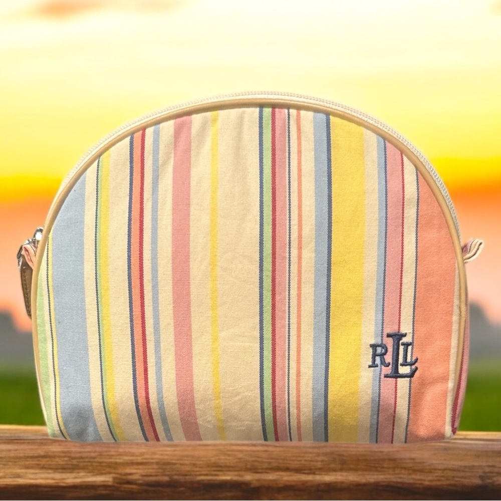 RALPH LAUREN VINTAGE COSMETIC‎ BAG
PASTEL STRIPED SIZE 6” Height by 7.6” wide